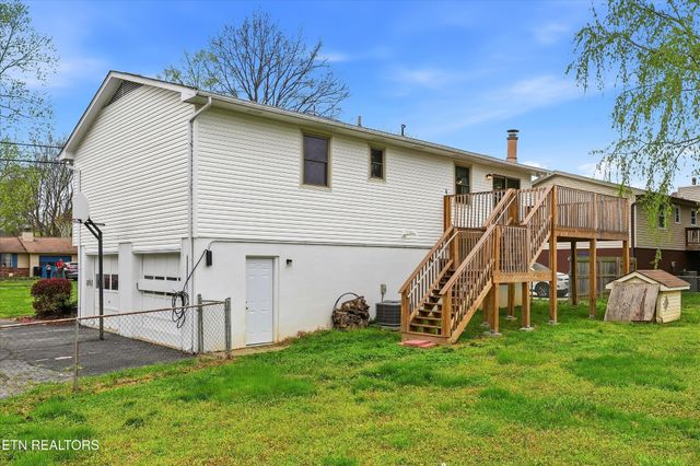 1716 Campfire Drive, Knoxville, TN 37931