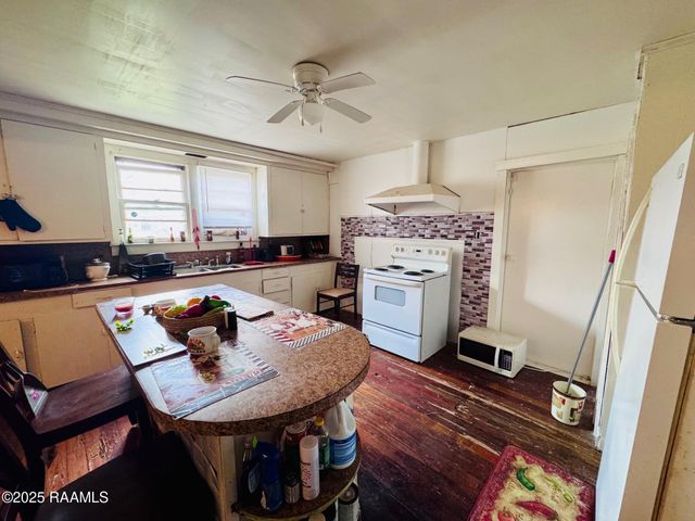 959 Chitimacha Trail, Baldwin, LA 70514