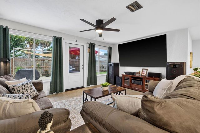 1667 N DAKOTA AVENUE NE, St Petersburg, FL 33703
