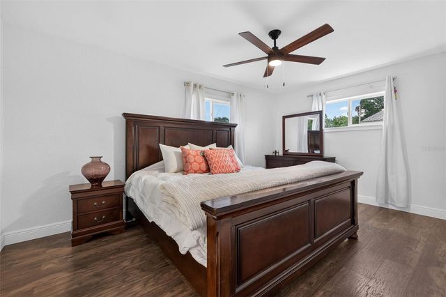 1667 N DAKOTA AVENUE NE, St Petersburg, FL 33703