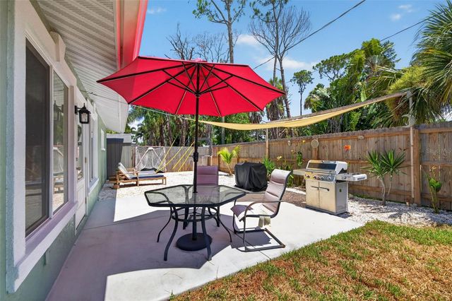 1667 N DAKOTA AVENUE NE, St Petersburg, FL 33703