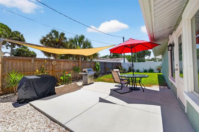1667 N DAKOTA AVENUE NE, St Petersburg, FL 33703