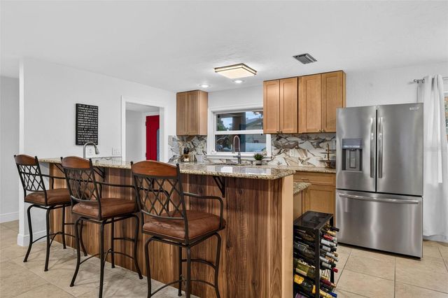 1667 N DAKOTA AVENUE NE, St Petersburg, FL 33703