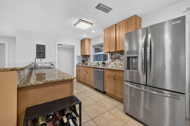 1667 N DAKOTA AVENUE NE, St Petersburg, FL 33703