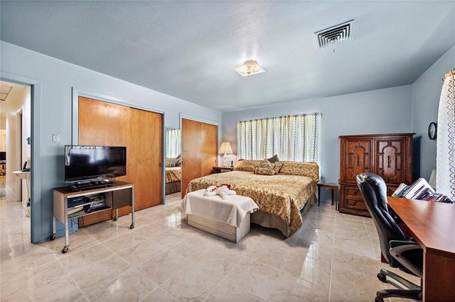 202 Avenue J, Conroe, TX 77301