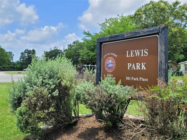 202 Avenue J, Conroe, TX 77301