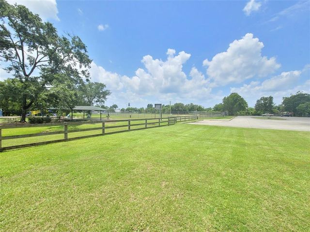 202 Avenue J, Conroe, TX 77301