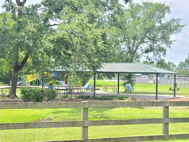 202 Avenue J, Conroe, TX 77301