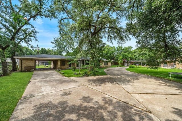 202 Avenue J, Conroe, TX 77301