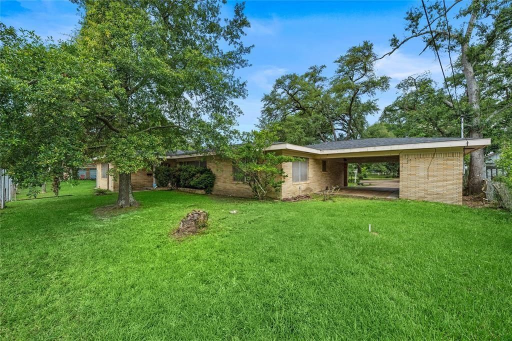 202 Avenue J, Conroe, TX 77301