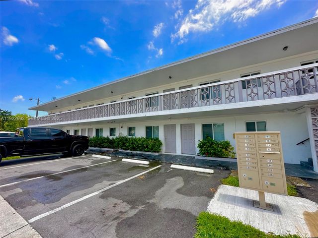 10 NW 77th St 2, Miami, FL 33150