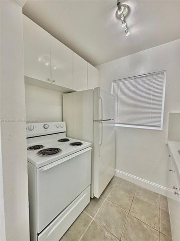 10 NW 77th St 2, Miami, FL 33150