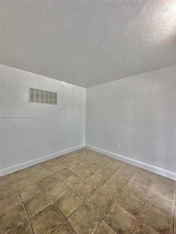 10 NW 77th St 2, Miami, FL 33150