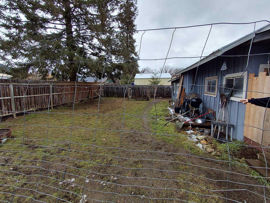 804 Houghton St, Ione, WA 99139 photo 3