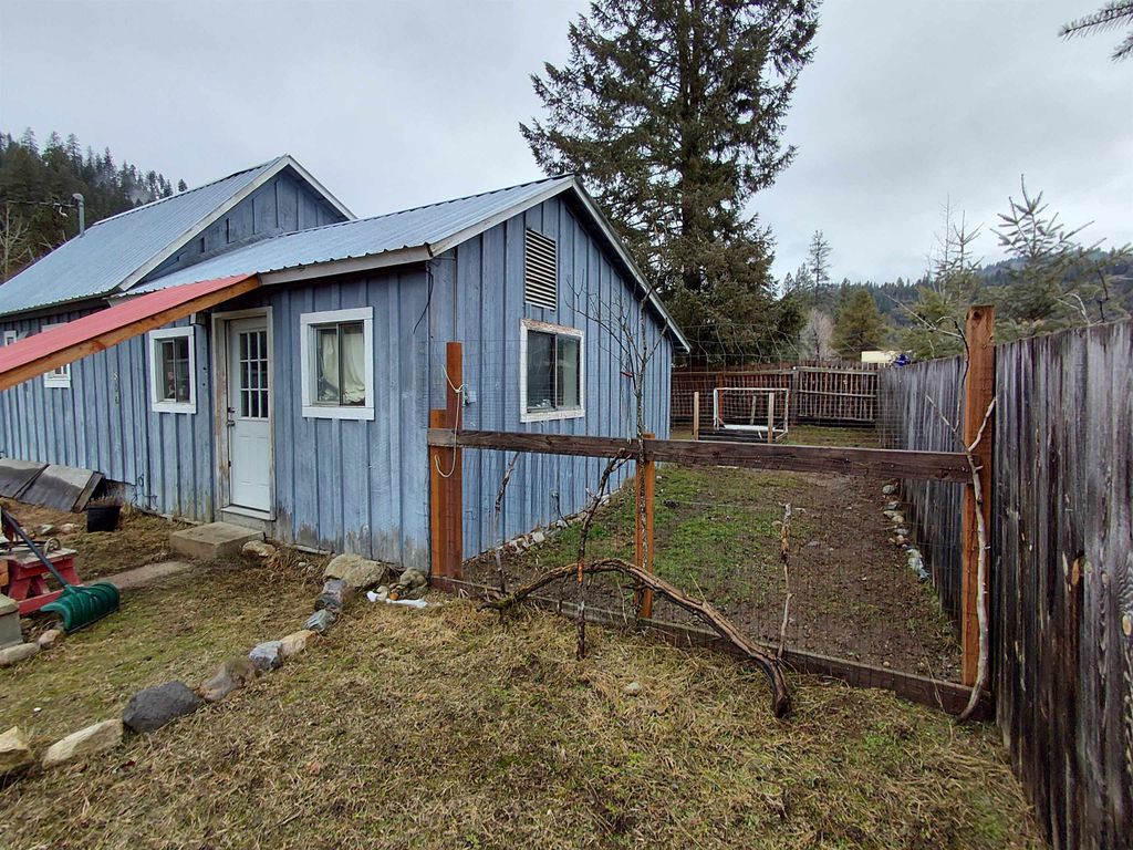 804 Houghton St, Ione, WA 99139 photo 4