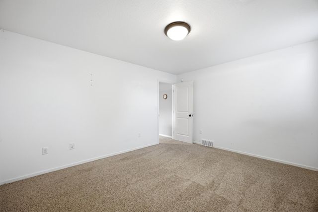 6132 14th Street S, Fargo, ND 58104