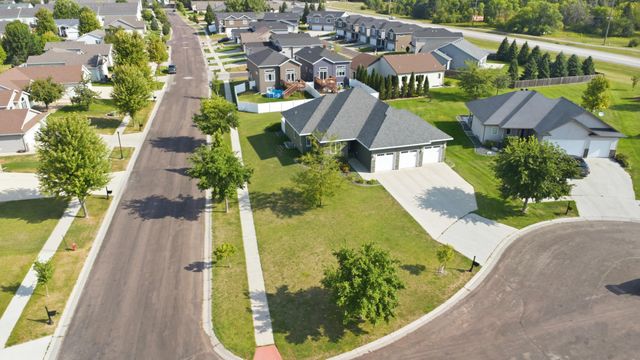 6132 14th Street S, Fargo, ND 58104