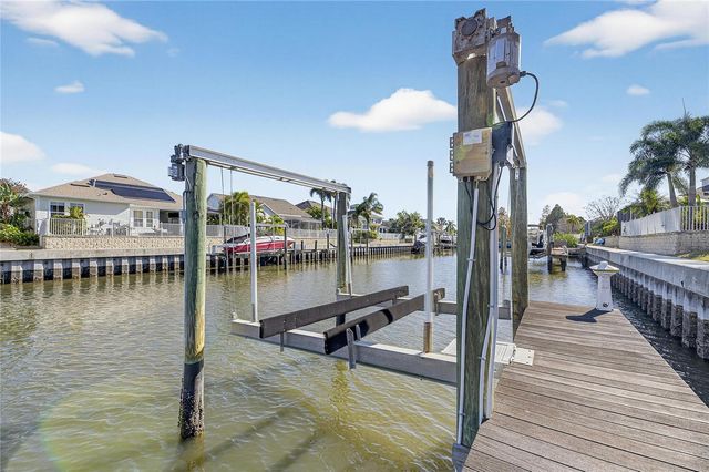 415 ISLEBAY DRIVE, Apollo Beach, FL 33572