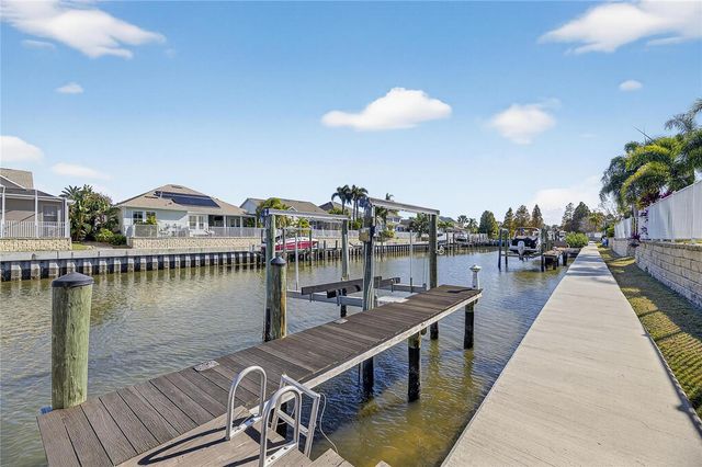 415 ISLEBAY DRIVE, Apollo Beach, FL 33572