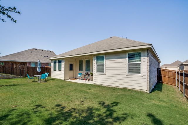 437 Ridge Drive, Justin, TX 76247