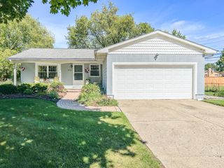 5426 Meadowcrest Drive, Flint, MI 48532