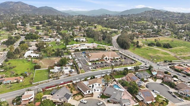 1668 1672 Spanish Oak Pl, El Cajon, CA 92019