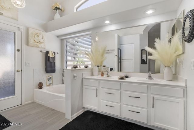 42596 W BUNKER Drive, Maricopa, AZ 85138