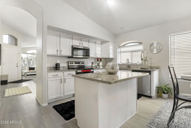 42596 W BUNKER Drive, Maricopa, AZ 85138