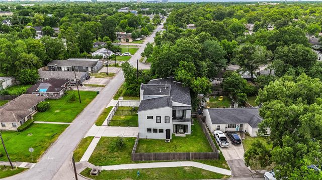 6835 Weston Street A, Houston, TX 77021