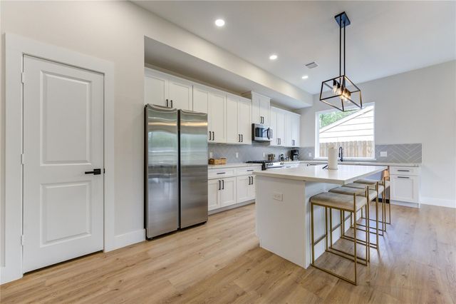 6835 Weston Street A, Houston, TX 77021