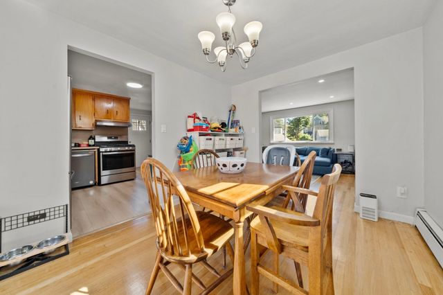 18 Thompson Ln, Lynn, MA 01904