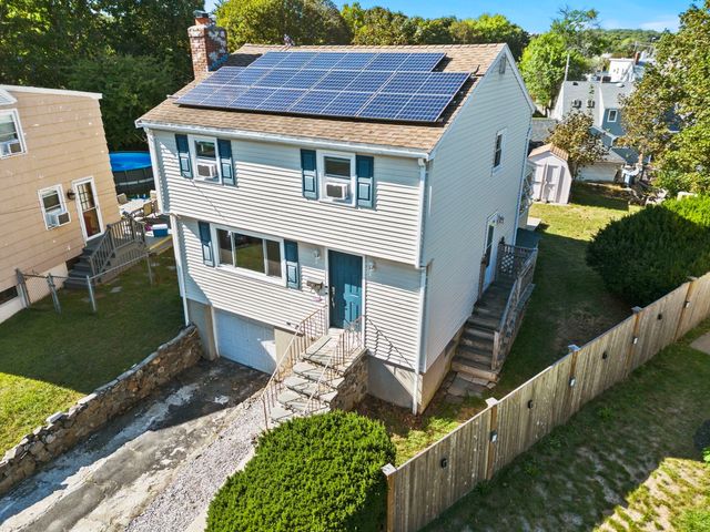 18 Thompson Ln, Lynn, MA 01904