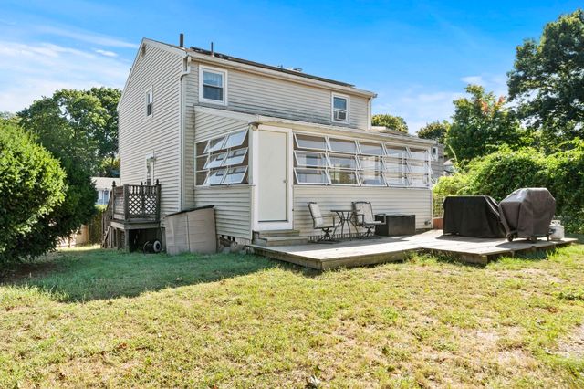 18 Thompson Ln, Lynn, MA 01904