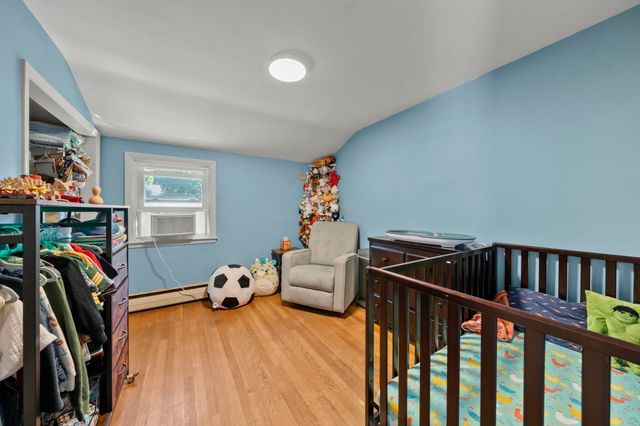 18 Thompson Ln, Lynn, MA 01904