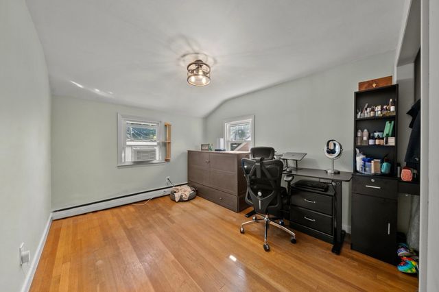 18 Thompson Ln, Lynn, MA 01904