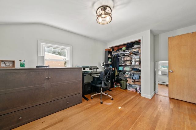 18 Thompson Ln, Lynn, MA 01904