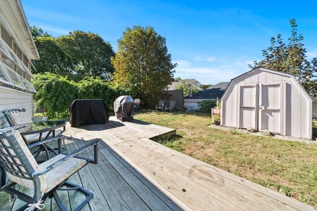 18 Thompson Ln, Lynn, MA 01904