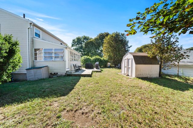 18 Thompson Ln, Lynn, MA 01904