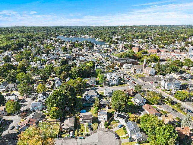 18 Thompson Ln, Lynn, MA 01904