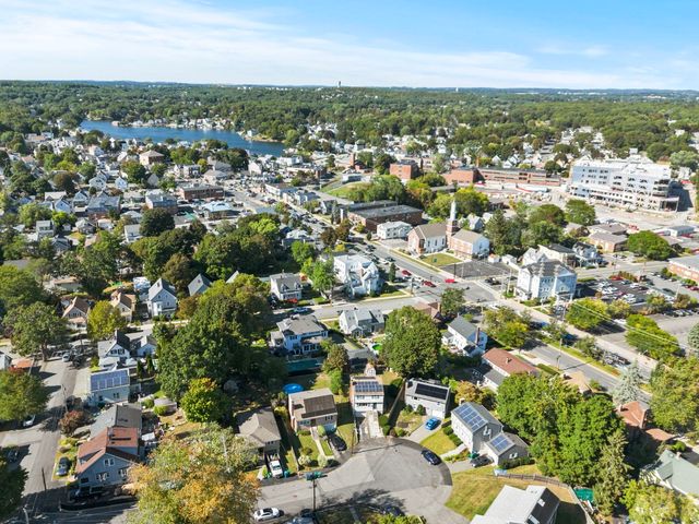 18 Thompson Ln, Lynn, MA 01904