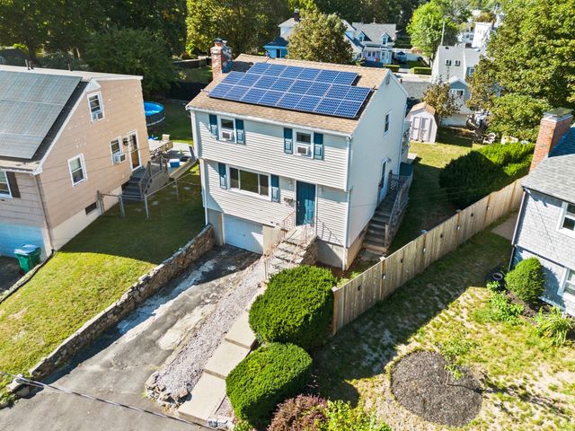 18 Thompson Ln, Lynn, MA 01904