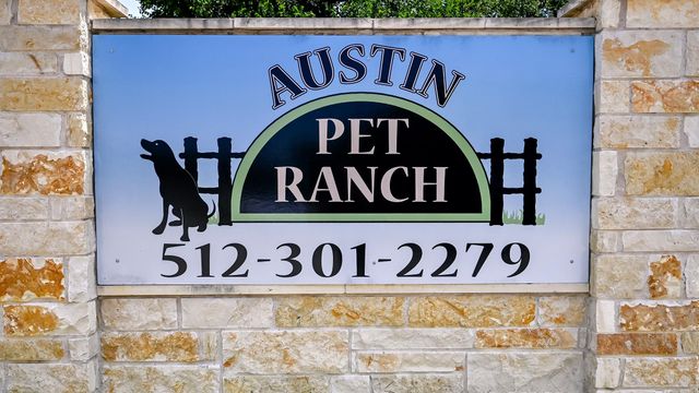 169 Bird HOLW, Austin, TX 78737