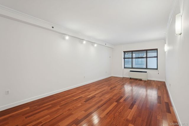 10 City Place 3D, White Plains, NY 10601