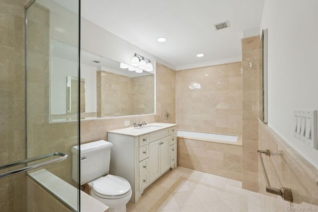 10 City Place 3D, White Plains, NY 10601