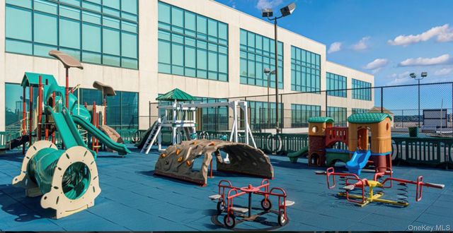 10 City Place 3D, White Plains, NY 10601