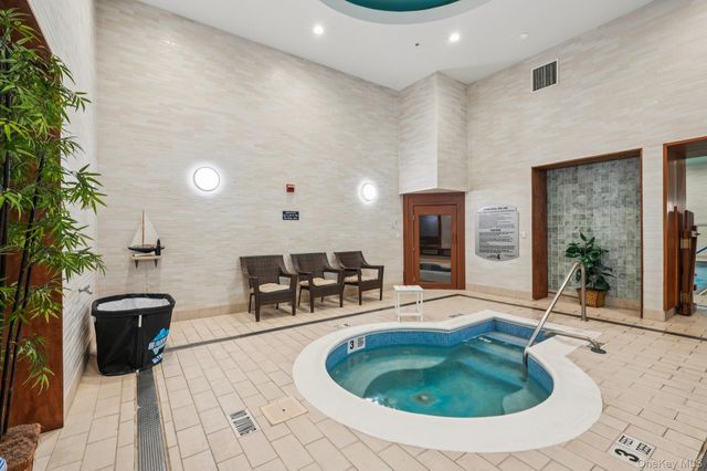 10 City Place 3D, White Plains, NY 10601