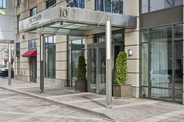 10 City Place 3D, White Plains, NY 10601