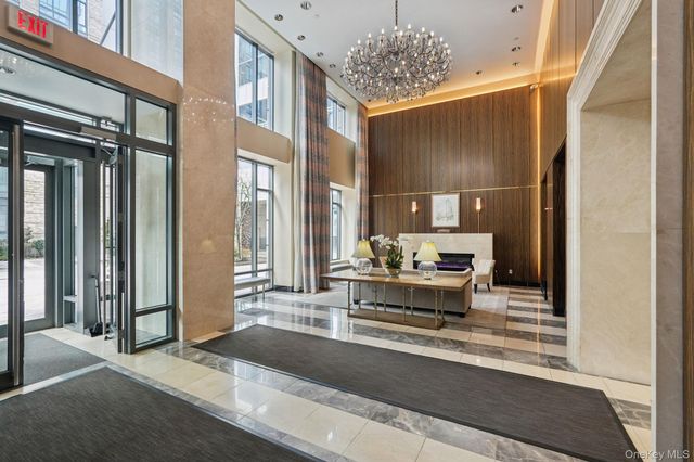 10 City Place 3D, White Plains, NY 10601