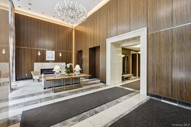 10 City Place 3D, White Plains, NY 10601