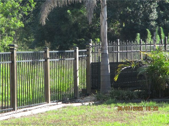 243 SHEPPARD Road NW, Lake Placid, FL 33852